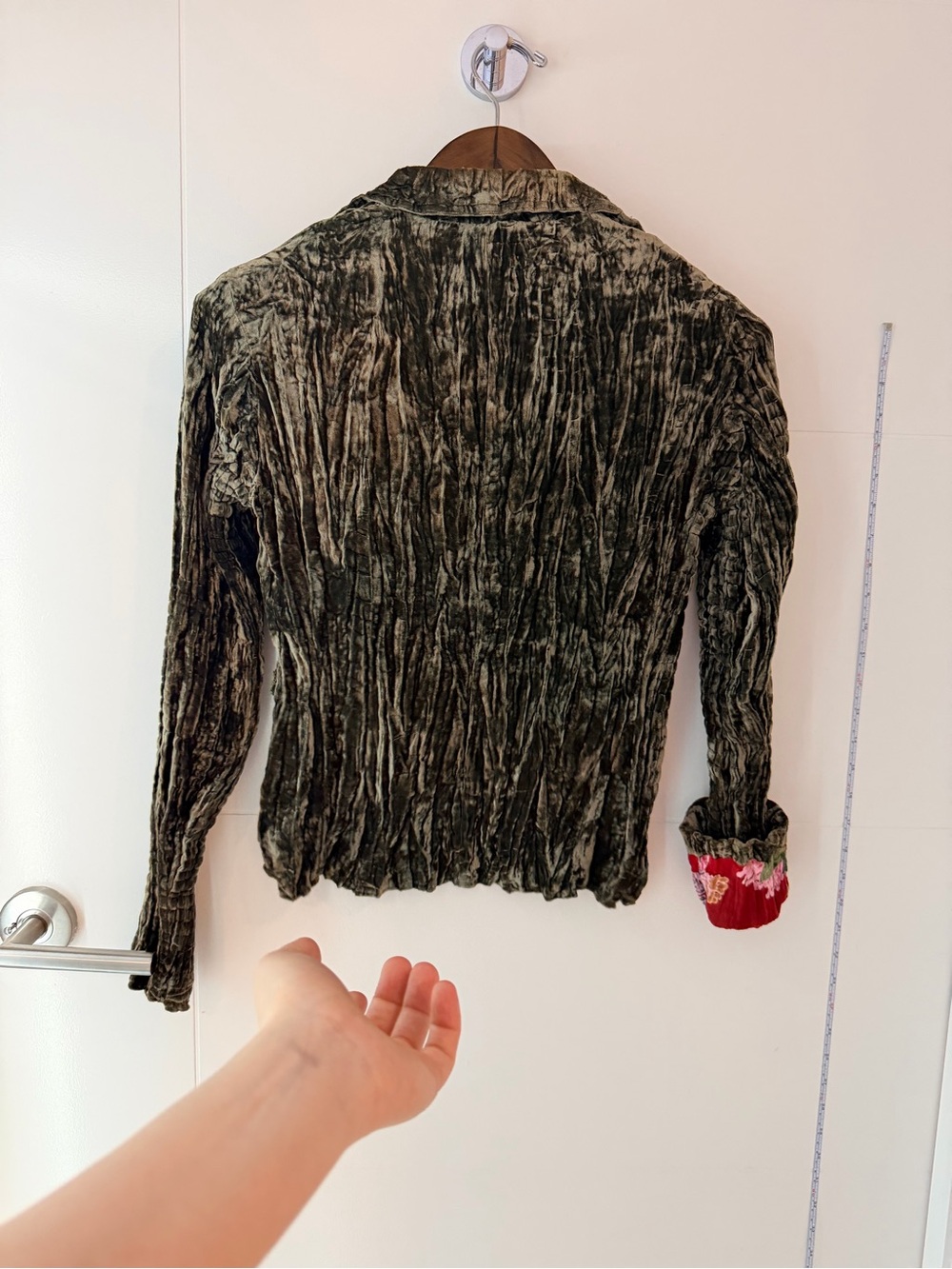 Alberto Makali Olive Green Crinkle Crushed Velvet Embroidery Embellished Blazer - Picture 13 of 16